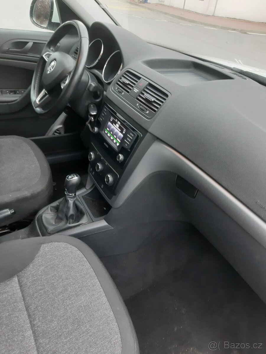 Škoda Yeti 2.0 TDI 1 majitel rok 2016 najeto 189 tis km - 14