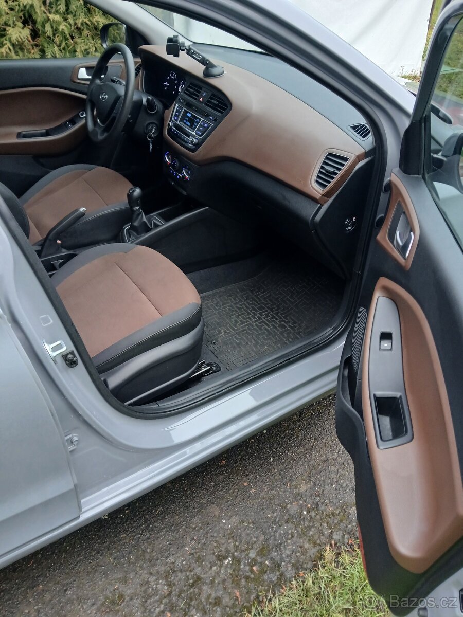 HYUNDAI I20 1.2 55KW r.v.2015 nový v čr.naj.89 777km. - 14