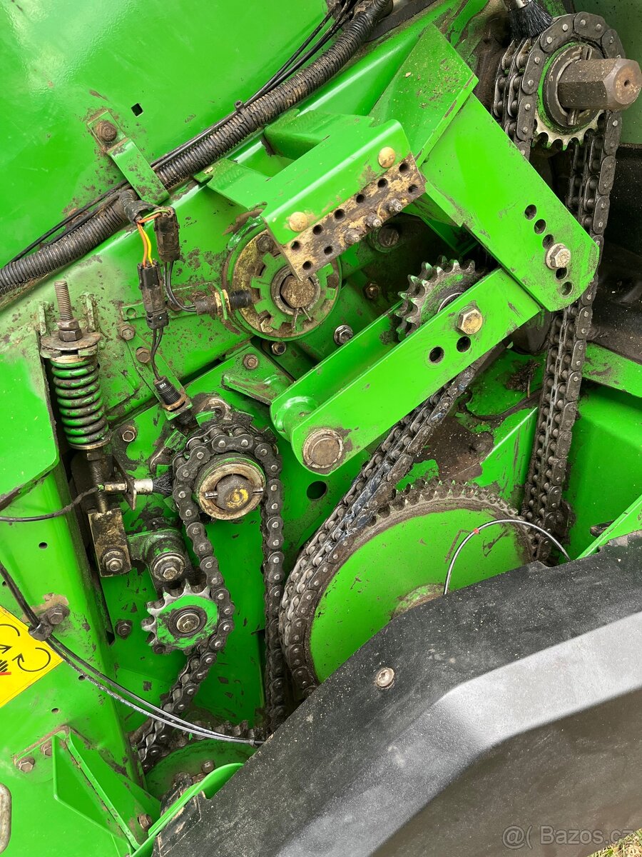 Balikovací lis John deere 854 - 14