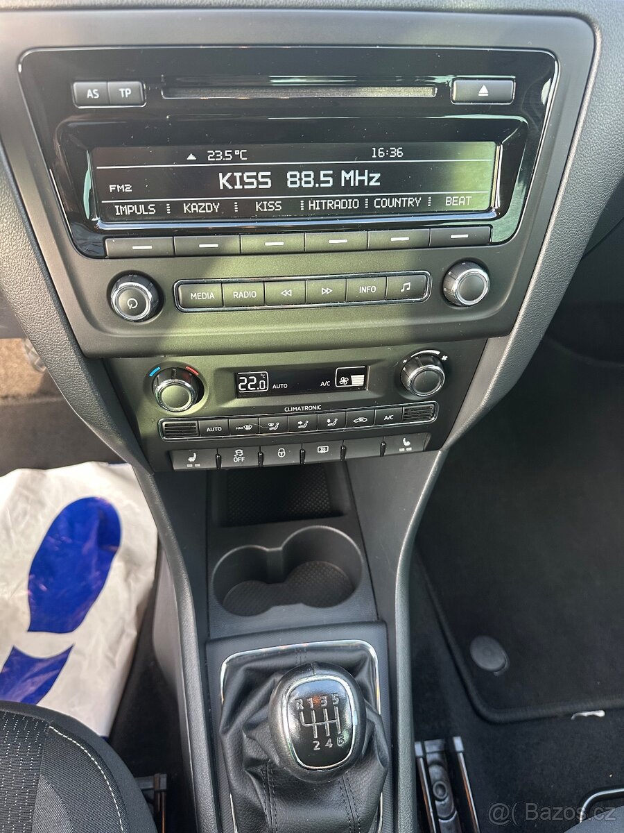 Škoda Rapid 1.2 Tsi 77 kw, style -1 majitel xenony - 14