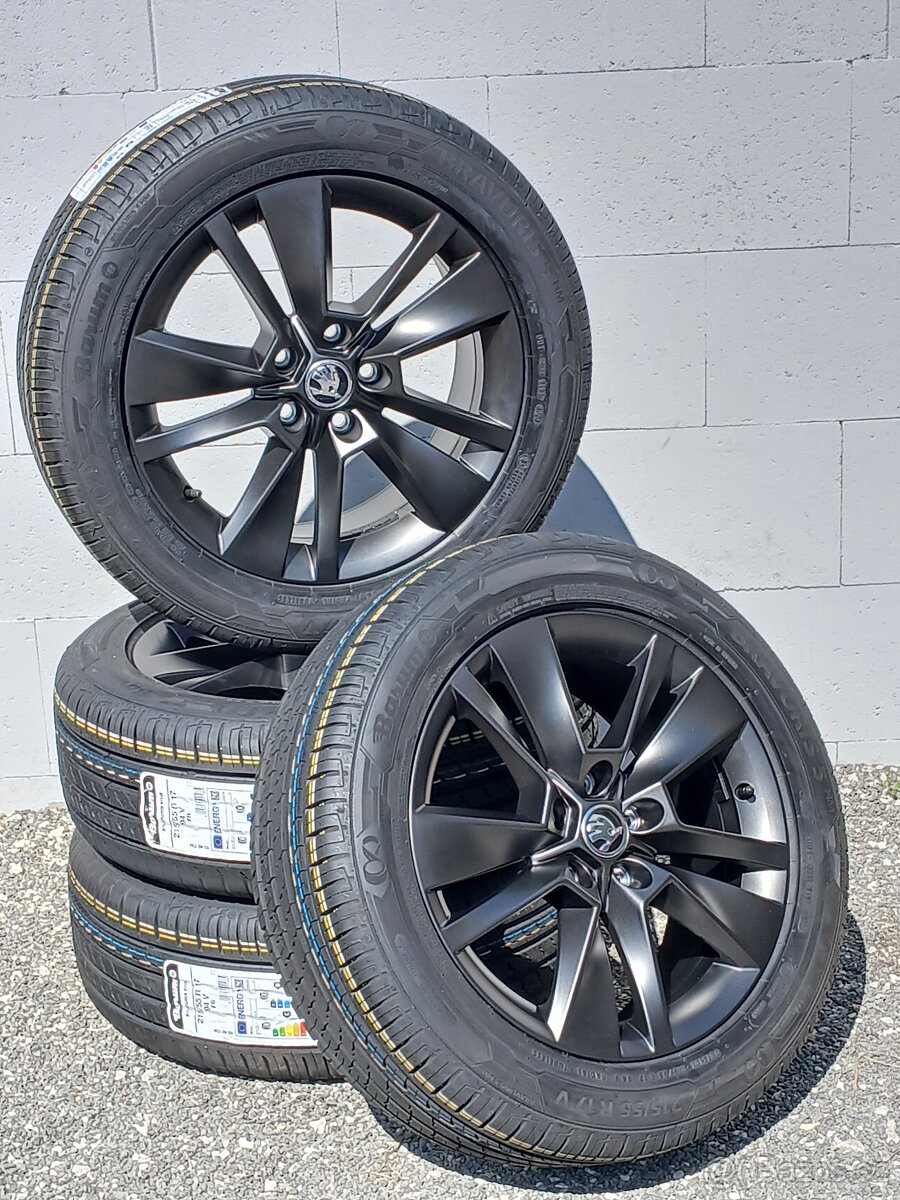 Pěkná nová letní orig alu Škoda Karoq 215/55/17 - 14