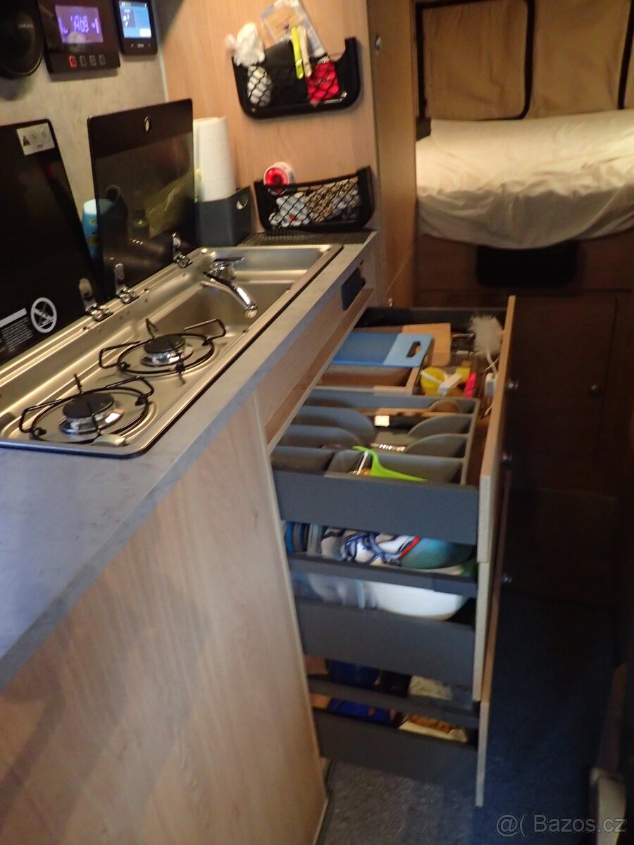 Obytná Vestavba (zánovní) L4H3 pro 4 osoby RV EVO - 14