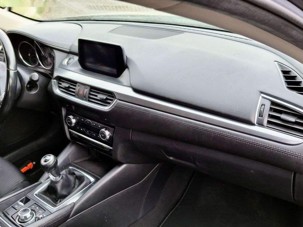 Mazda 6,2.0 benzin Facelit 1. majitel - 14