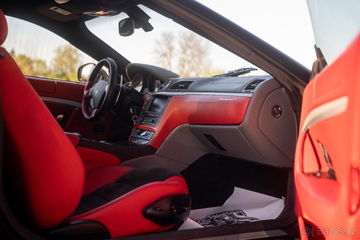 Maserati GranTurismo S - 14