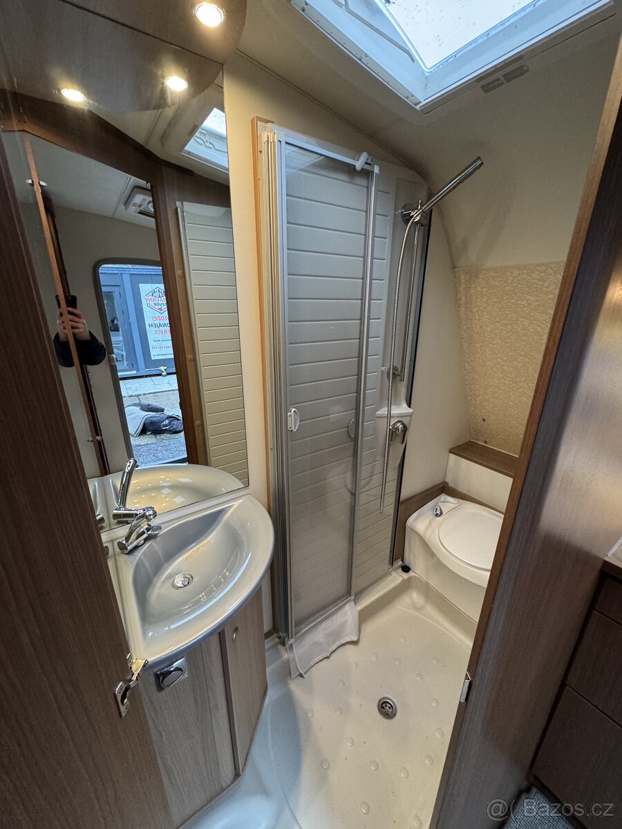 Bürstner Averso Plus 410 ~ Sklopná postel - 14