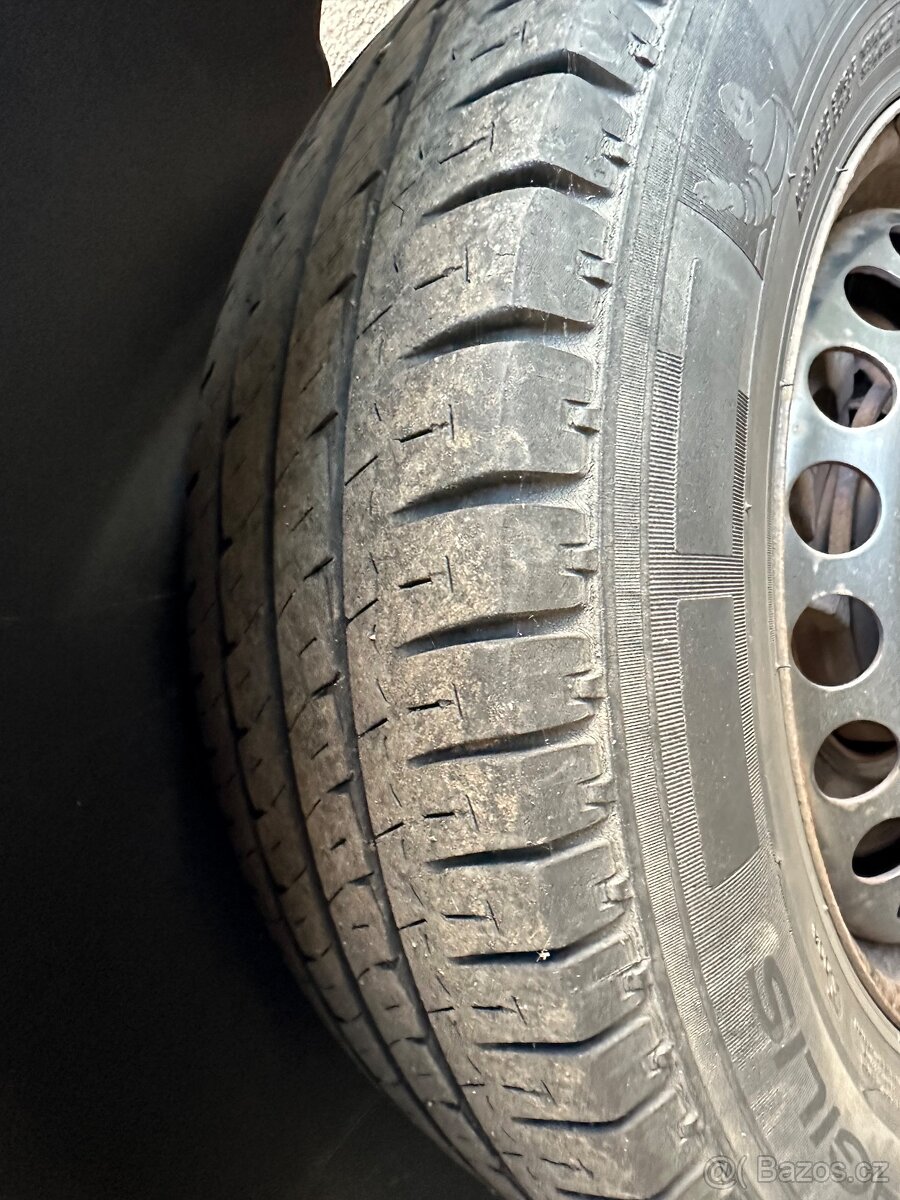 VW Multivan 4x2, 2,5 TD 96 kw,spací lavice,7 míst,tope - 14