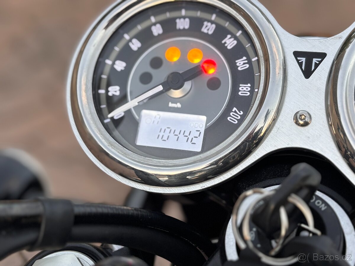 Triumph Bonneville T100 2022, najeto 10450km - 14