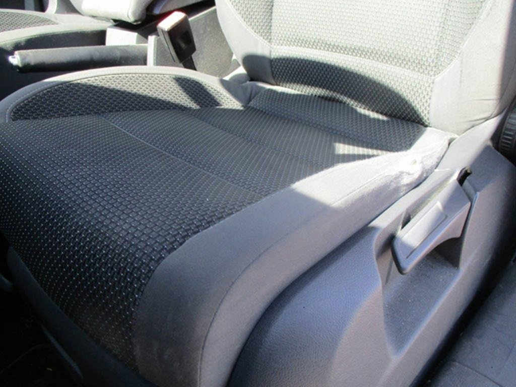 VW TOURAN 1,4TGi 110KW CNG bez koroze 05/2011 - 14