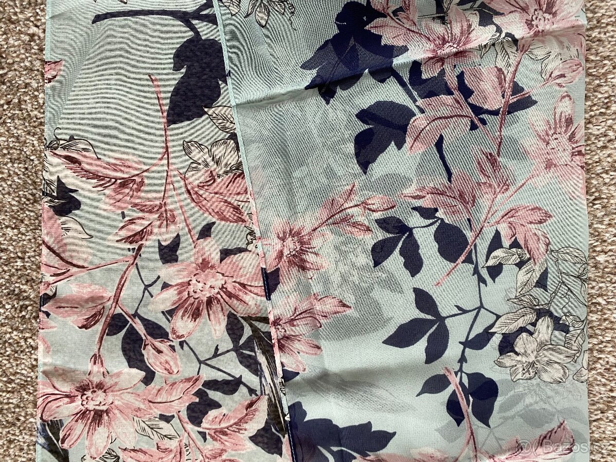 Nový dámský šátek Avon - orig. balení, vzor květiny - 14