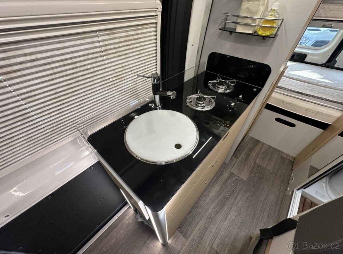 KARMANN-MOBIL DEXTER 581 - TOP STAV - 14