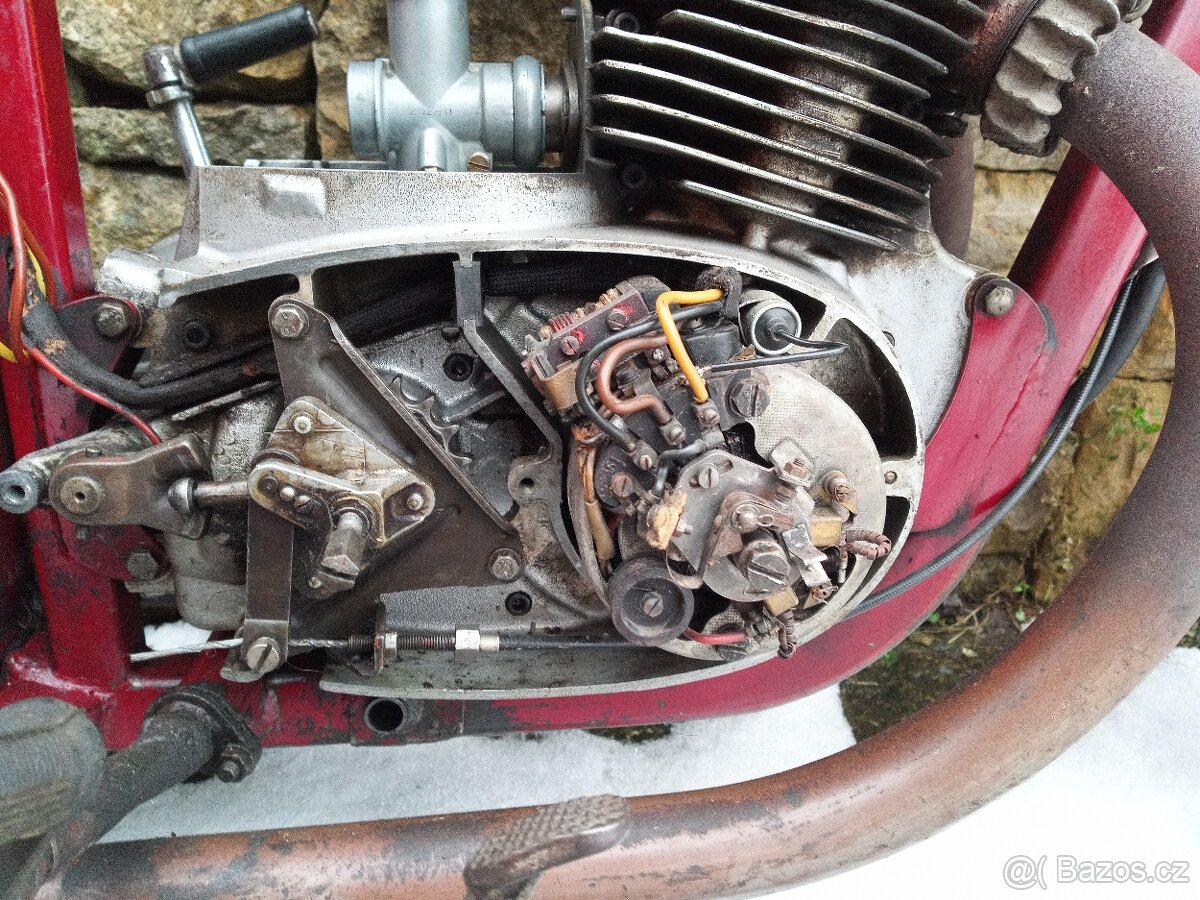 Jawa 250 pérák - 14