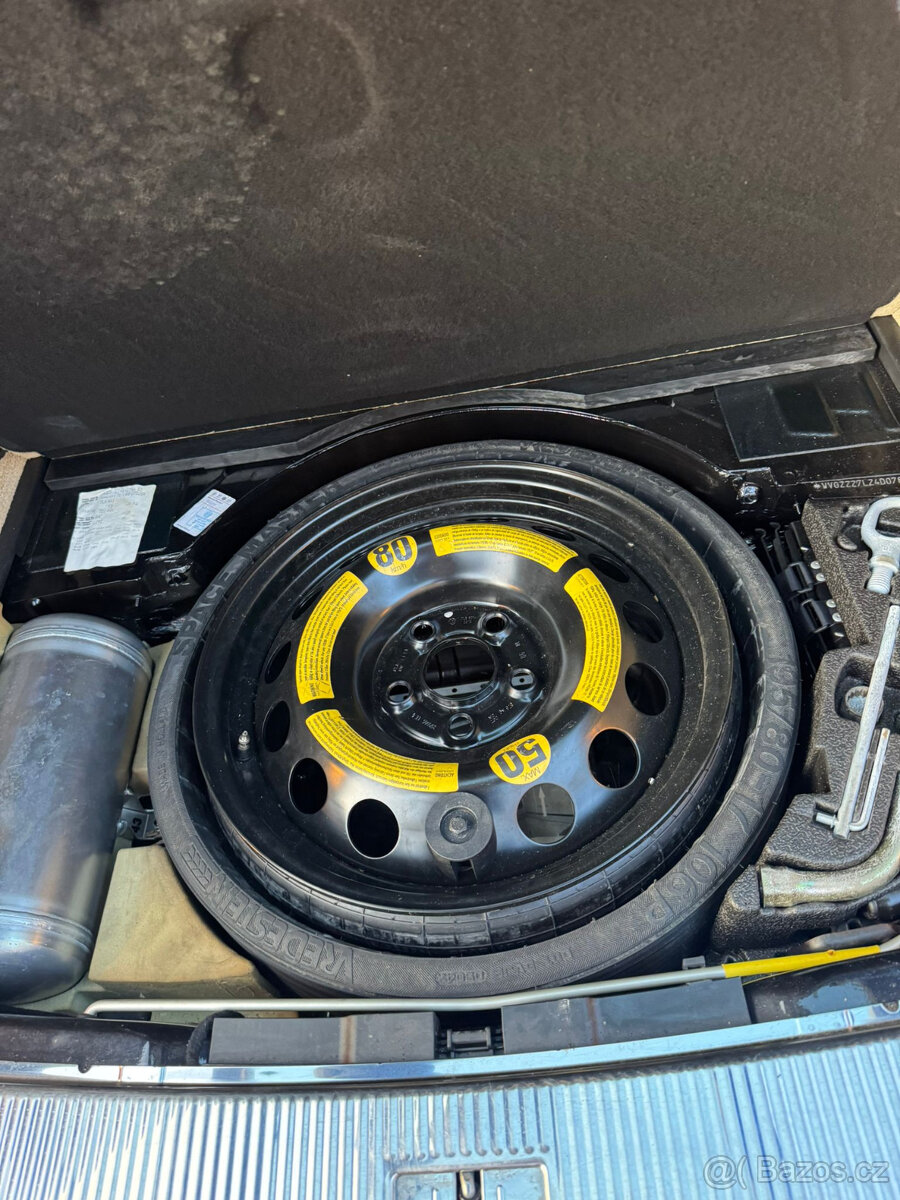 Volkswagen Touareg 2.5 TDI – 1. majitel, perfektní stav - 14