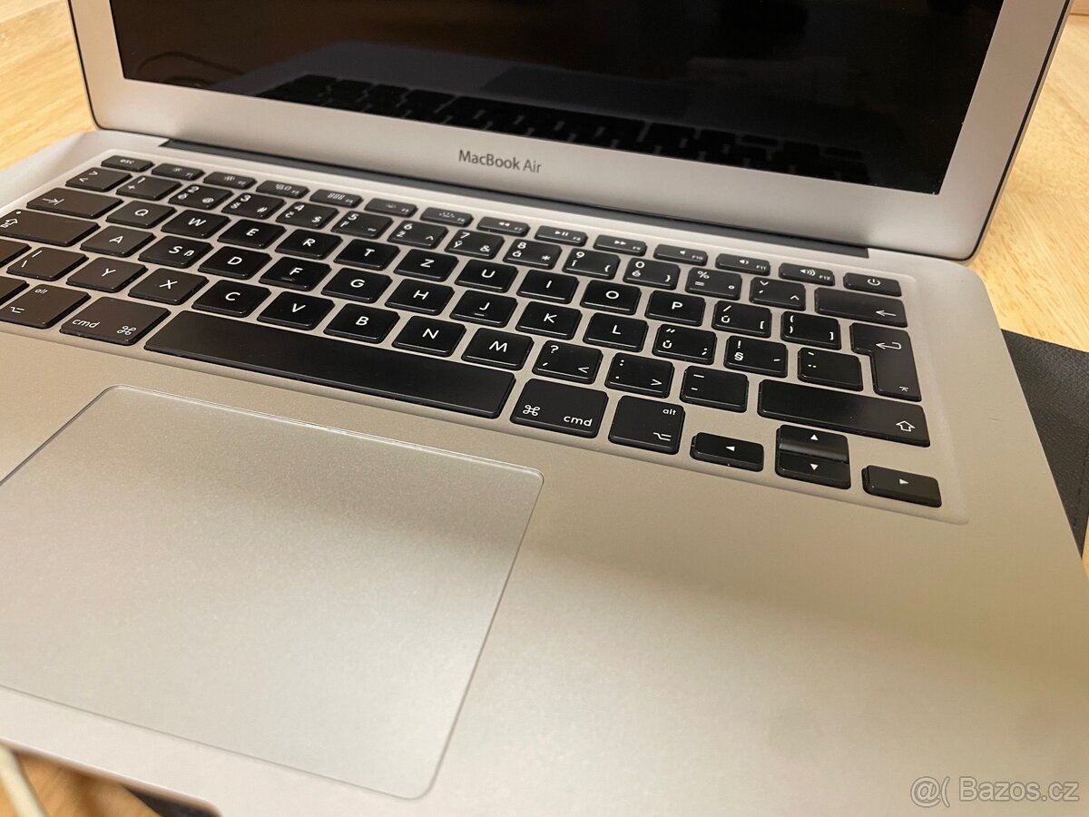 MacBook Air 2017 - 14