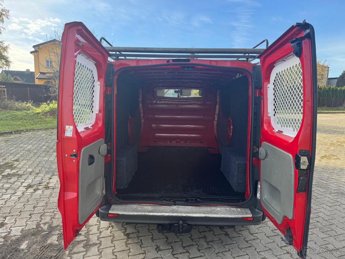 RENAULT TRAFIC 2.5DCI 107KW LONG 2X ŠOUPAČKY MOD.2008 - 14