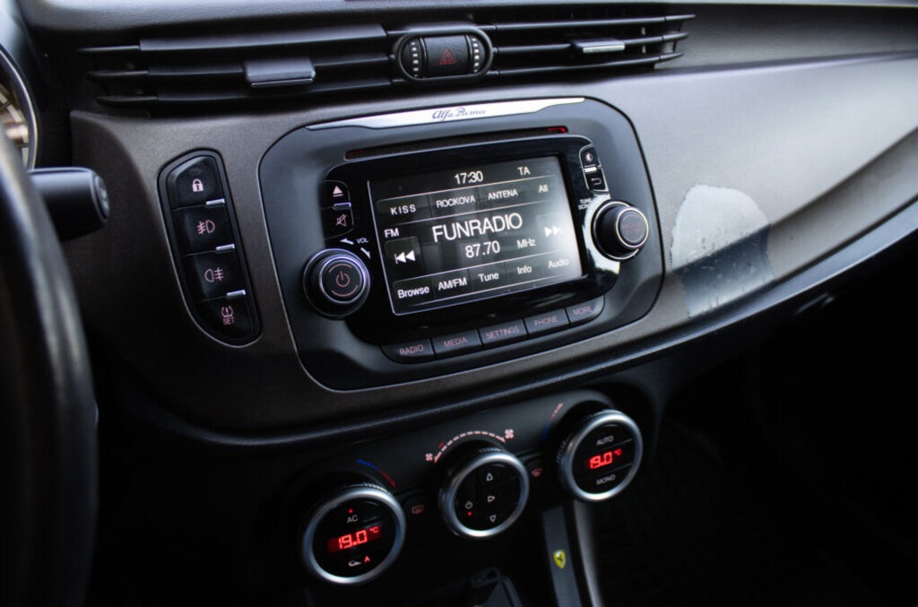 Alfa Romeo Giulietta (2015) - 14