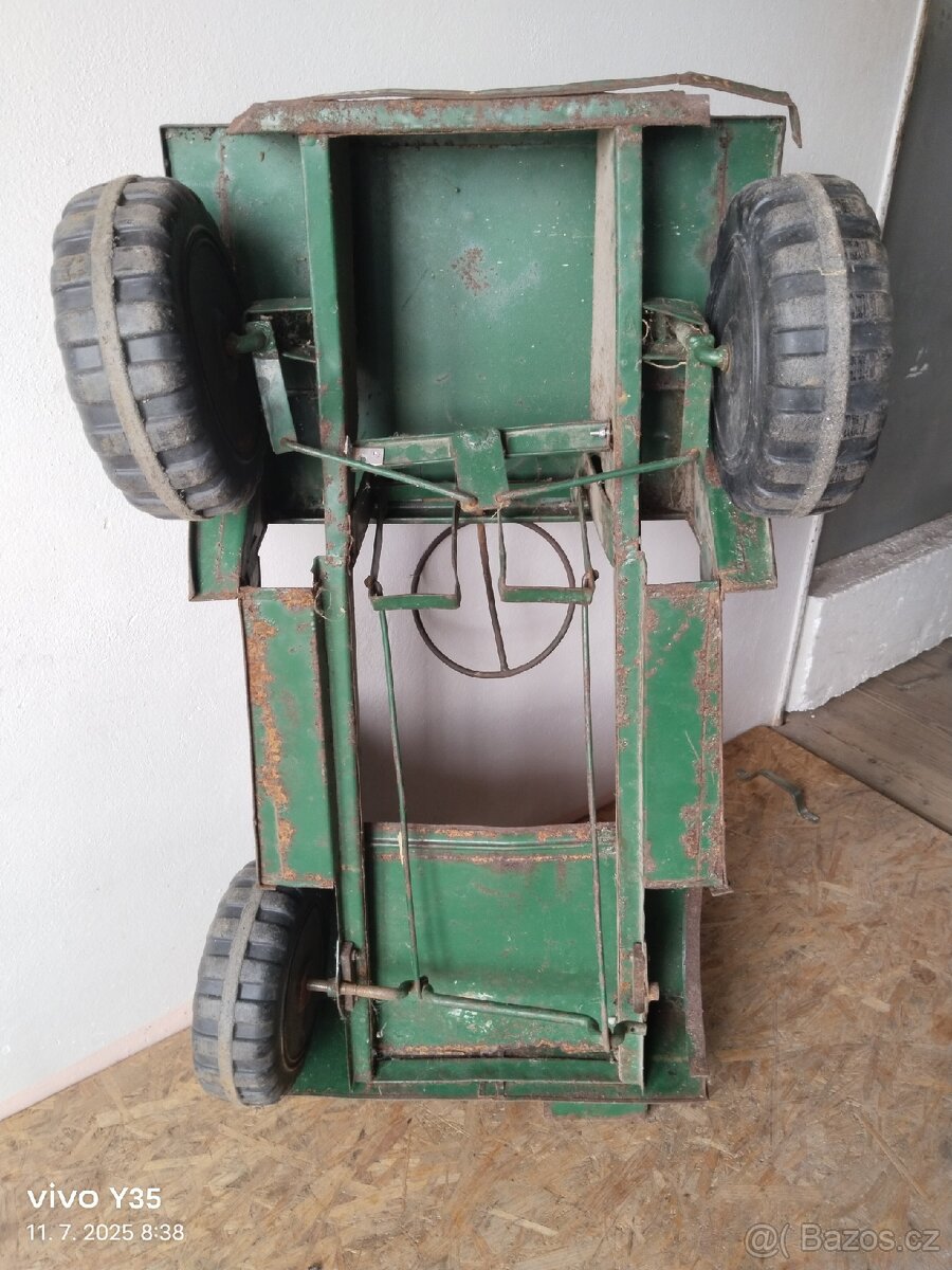 Šlapací autíčko Jeep - 14