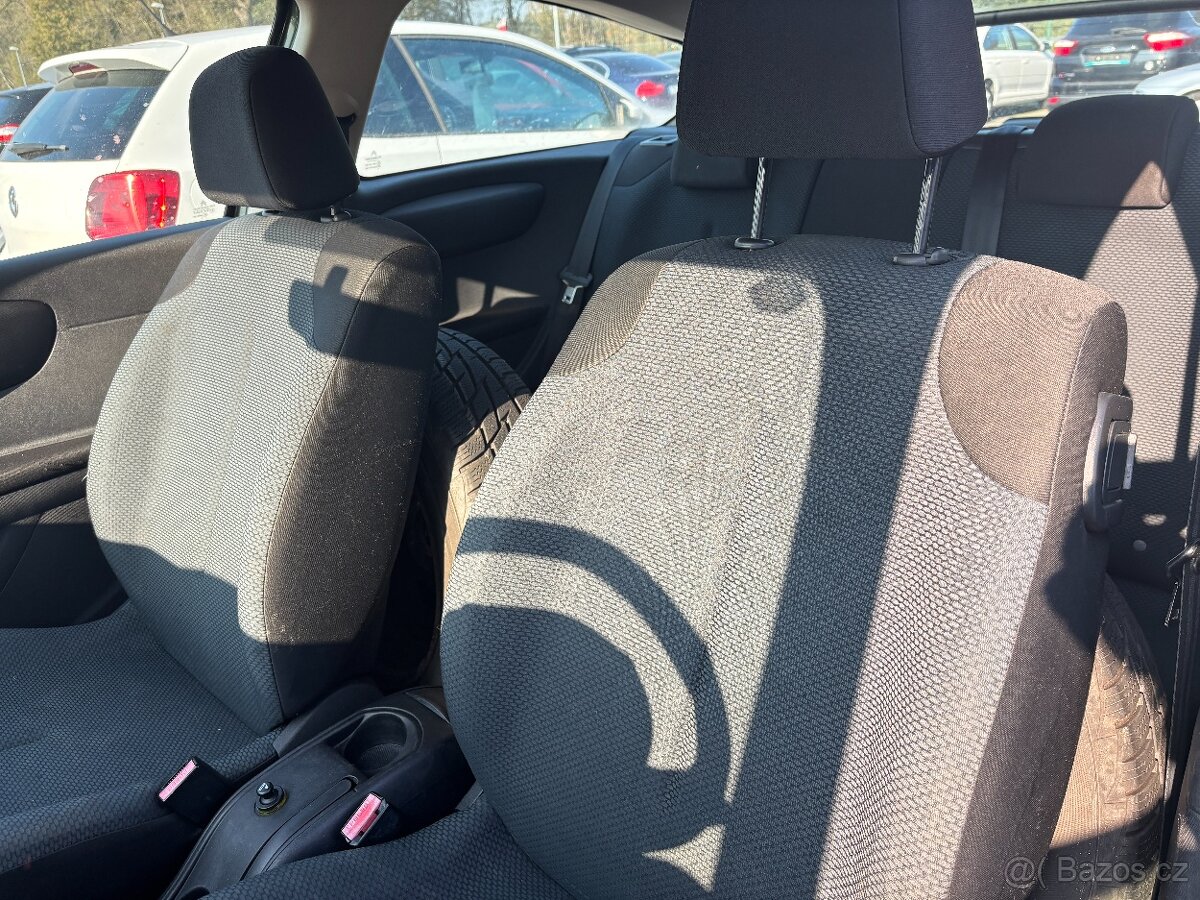 Citroën C4 1.4i 16V - 14