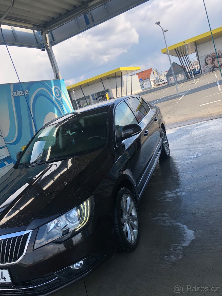ŠKODA SUPERB 1.8 TSI • 118 kW • 2014 • Facelift • Sedan - 14