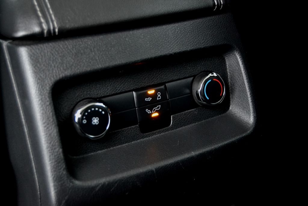 Ford Galaxy 2.0 TDCI 132kW Titanium 7 míst - 14