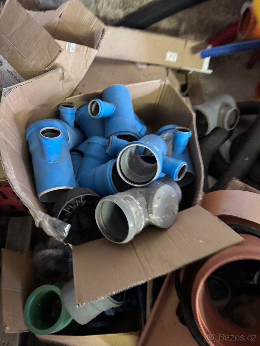 RADIÁTORY A RŮZNÁ SANITA, umyvadla, pisoár, wc, trubky, atd. - 14