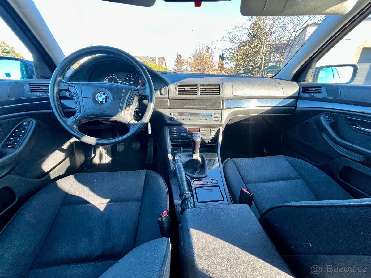 Bmw 5 e39 525d 120kw sedan manuál r.v 2001 najeto 260tkm - 14
