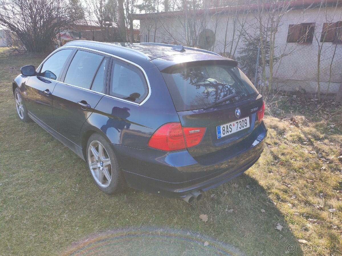 BMW 330 XD, rok 2012, manuál - 14