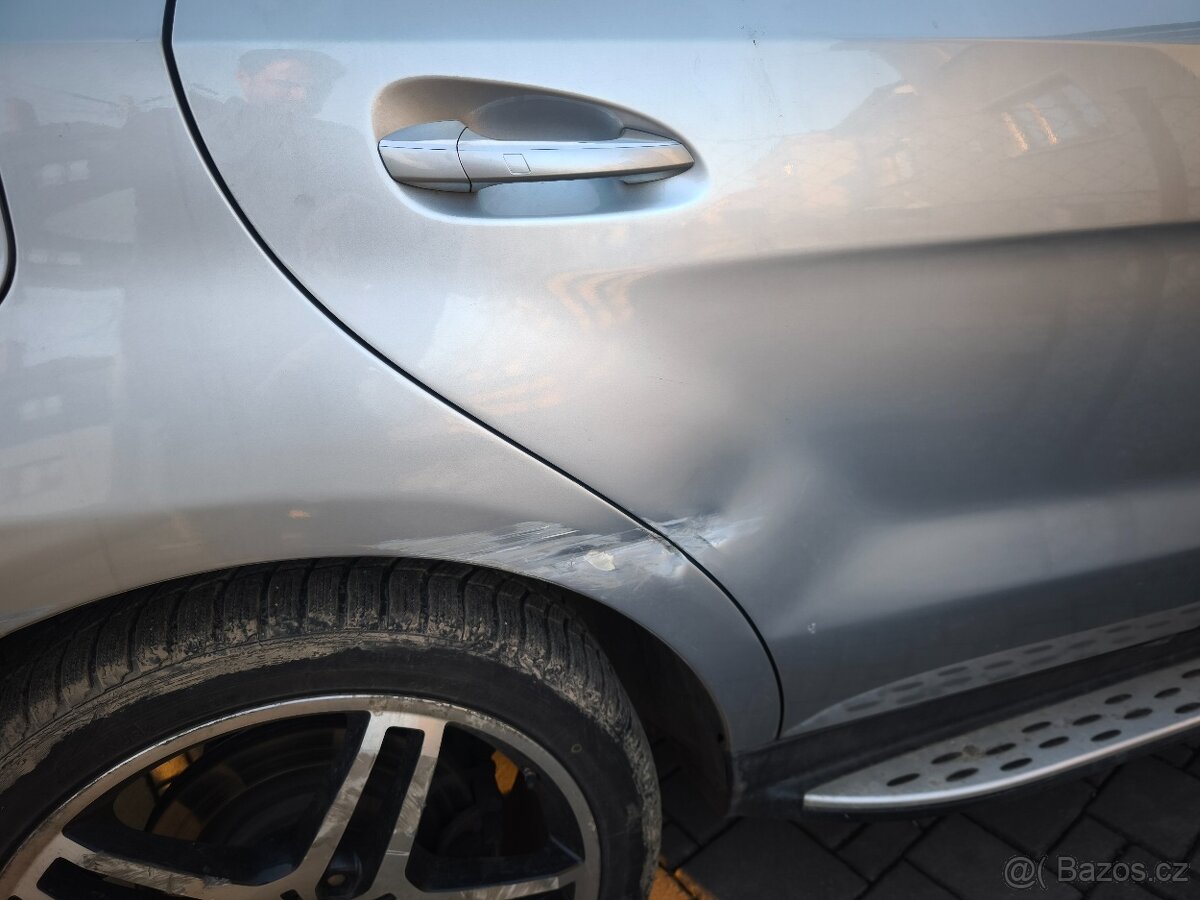 havarovaný Mercedes Benz GLE 500 e - 14