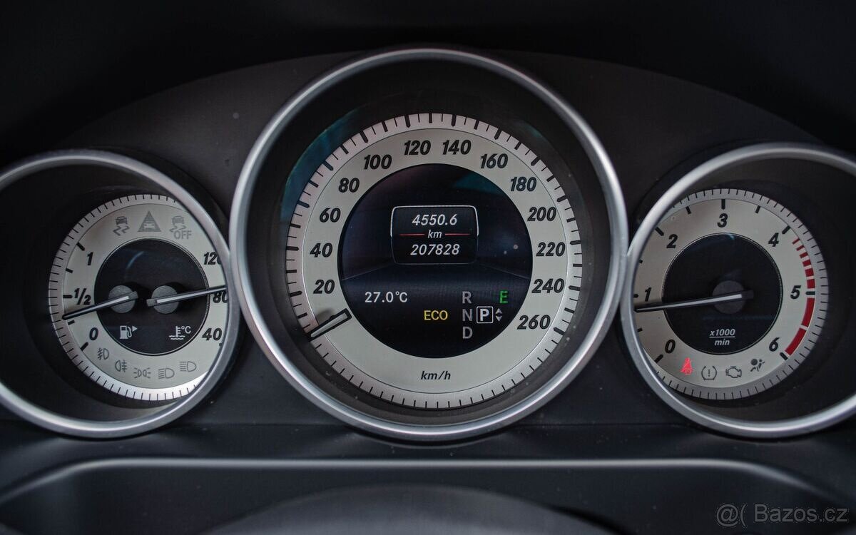 Mercedes Benz E200d Avantgarde - 14