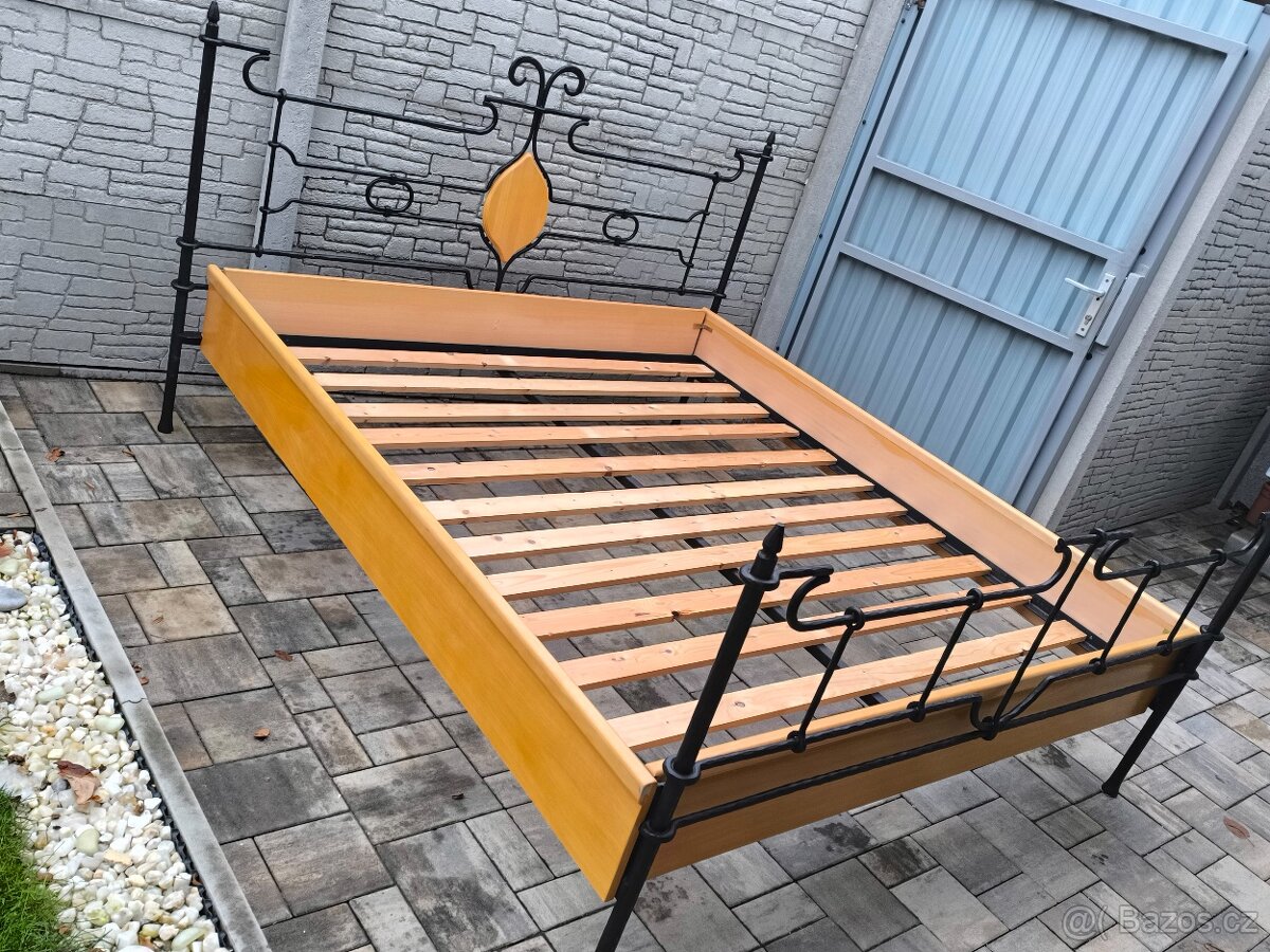 Prodám kovanou postel + Matrace Tencel 180cm x 200cm - 14