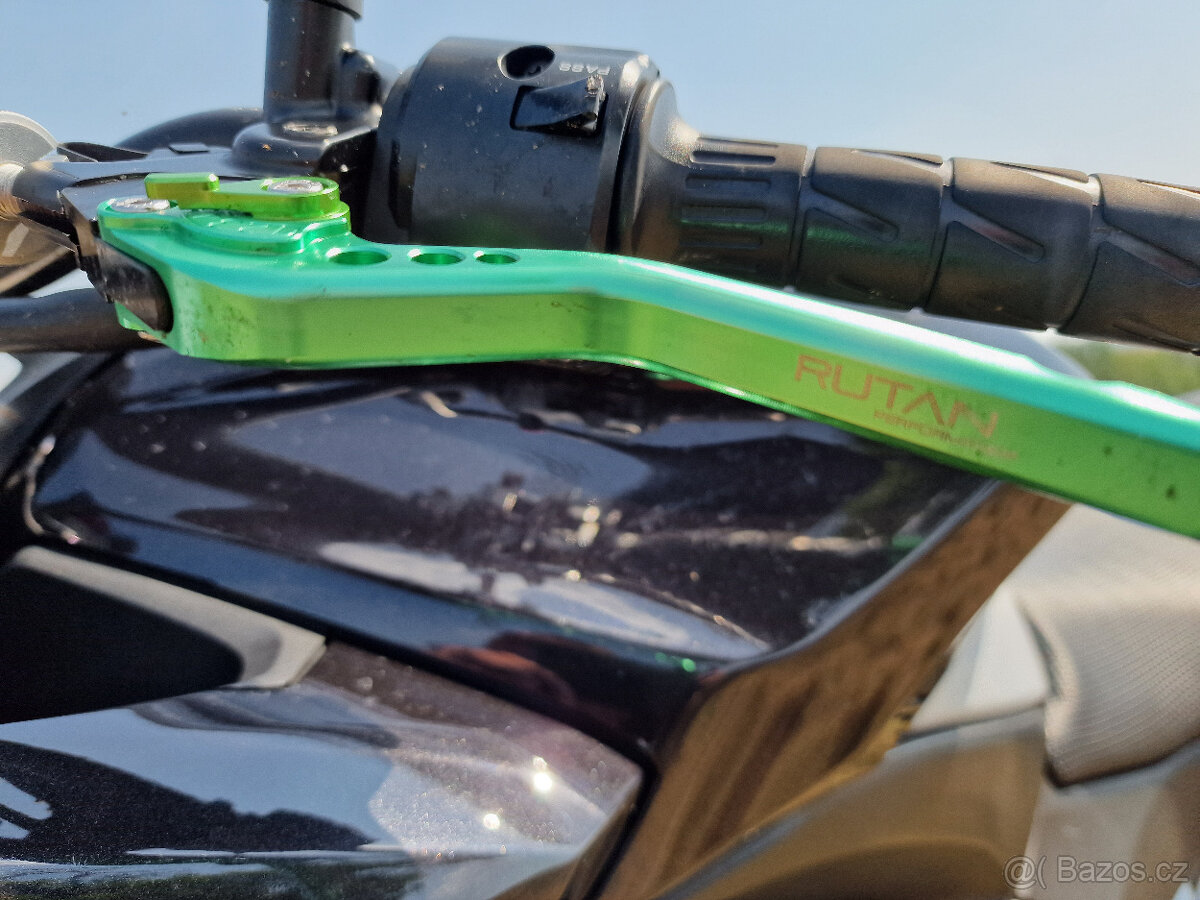 Kawasaki Z800E – 78 kW – bílá perleť + LeoVince – TOP stav - 14