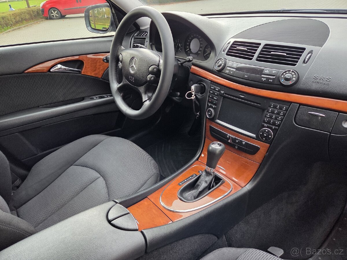 Mercedes Benz W211 4Matic E280 rok 2008 - 14