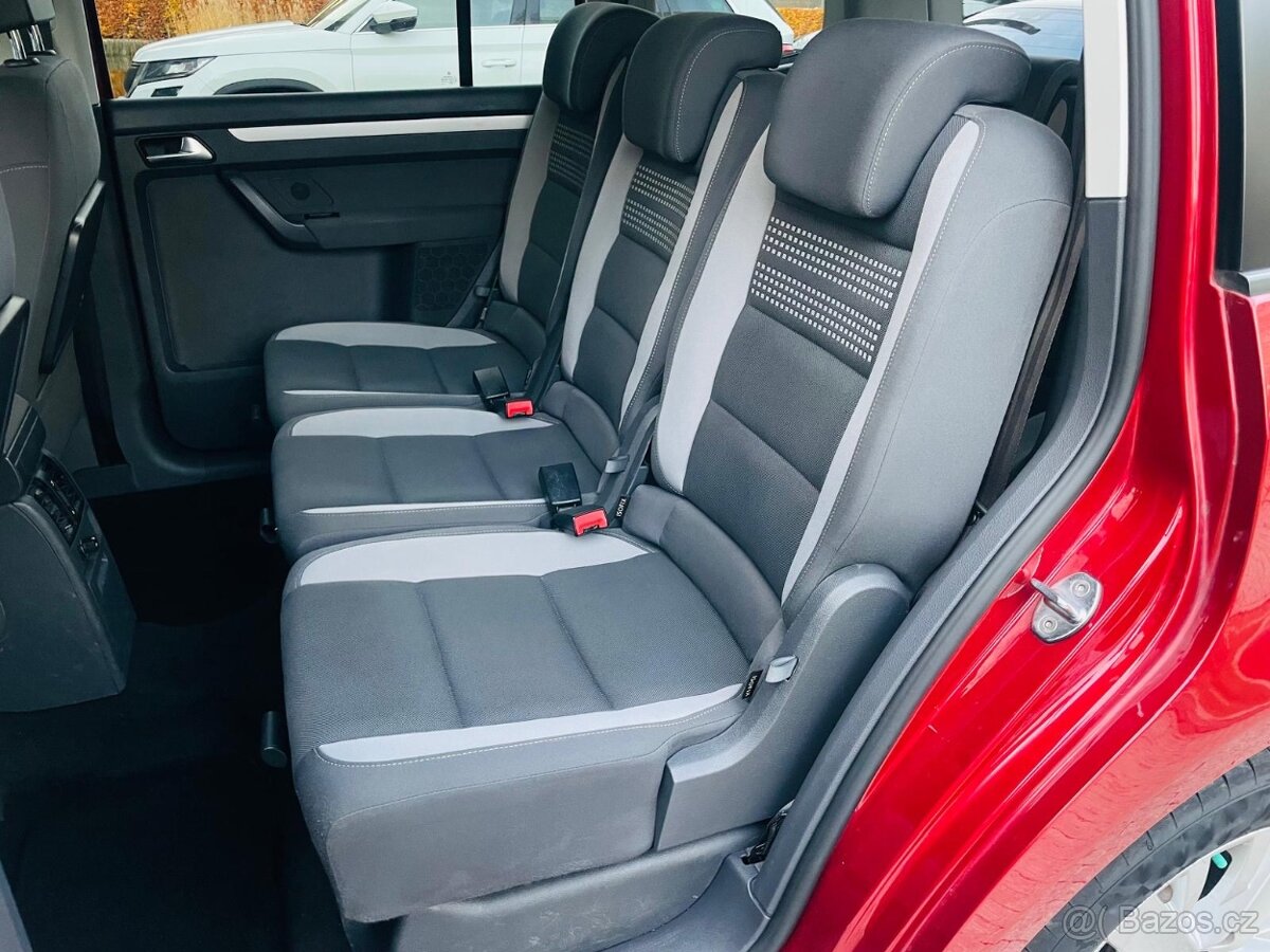 Volkswagen Touran 1.4TSI MANUÁL 7MÍST VÝHŘEV SERVISKA - 14