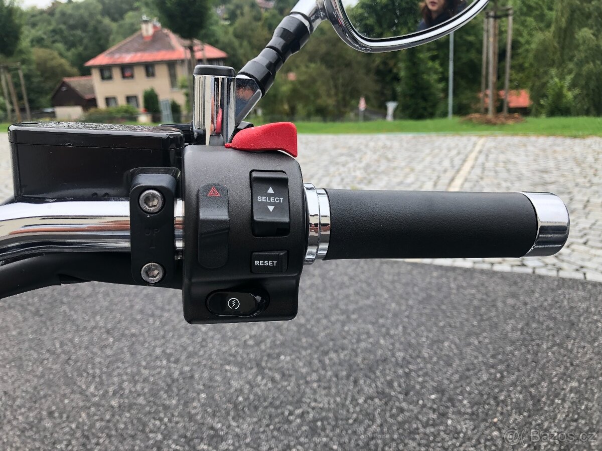 Yamaha XVS 1300 Midnightstar, původ ČR, perfektní stav - 14