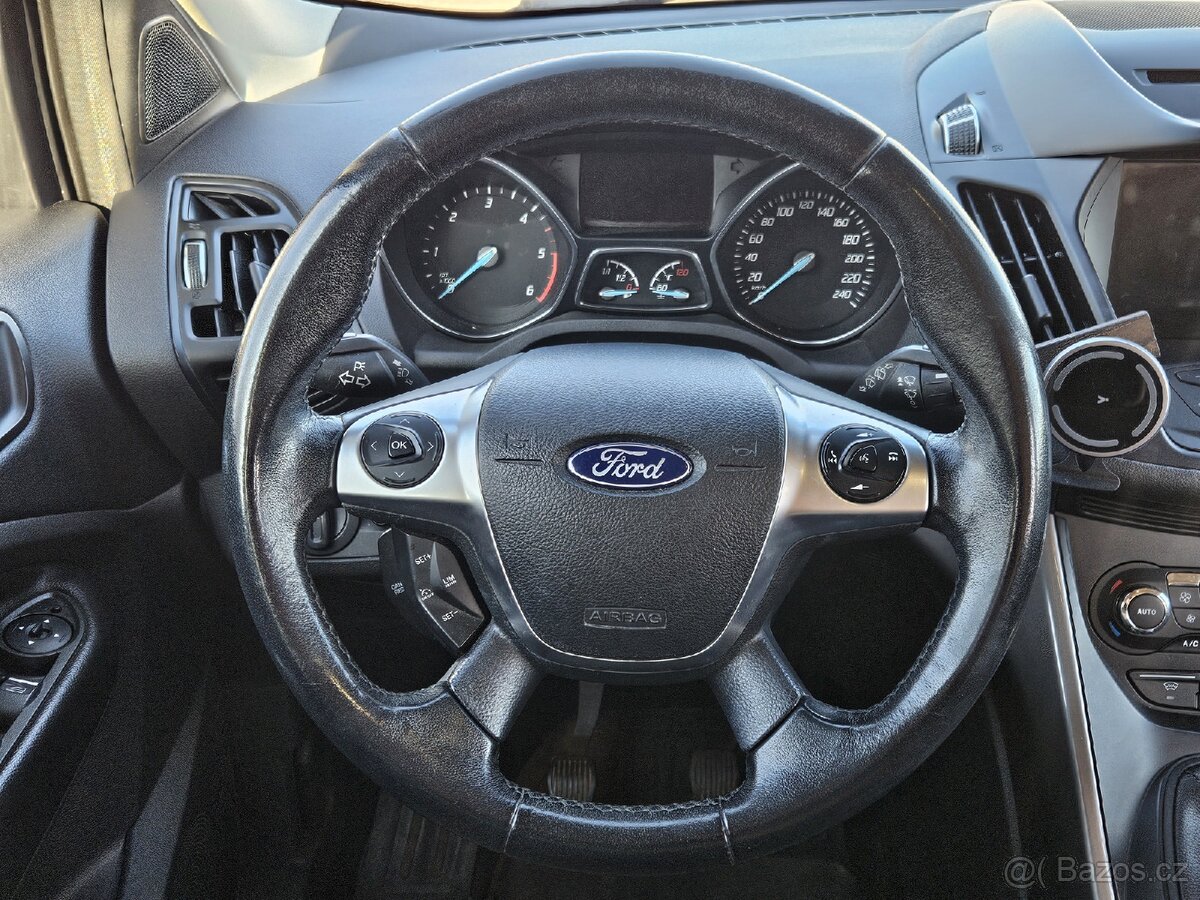 Ford Kuga 2.0TDCi 110KW manuál STK 11/2027 Navi 4WD / AWD / - 14