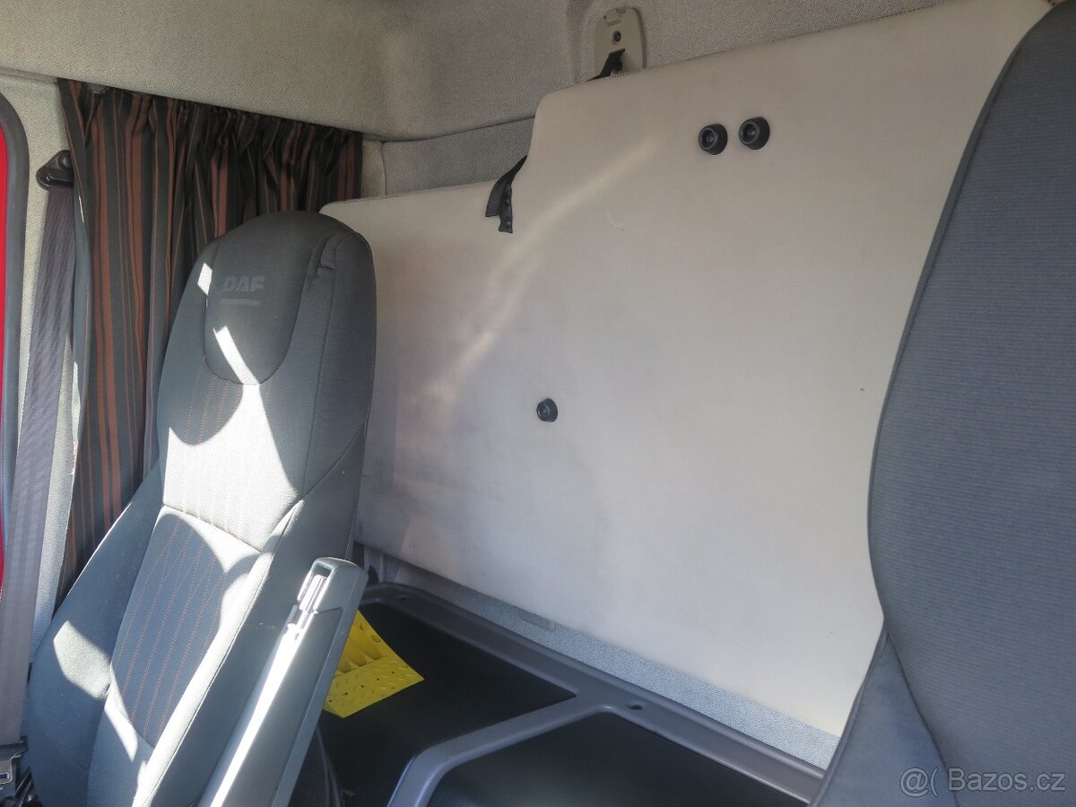 DAF LF 260 SCHLAD. SKŘÍN LAMBERT. MAN.12T - 14