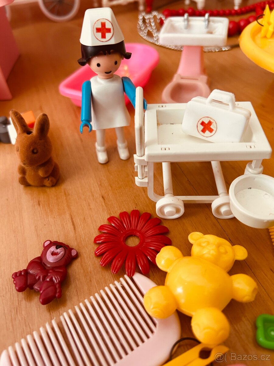 Retro hračky z 80.ket,kuchyň,skříň,křeslo,auto,atd. - 14