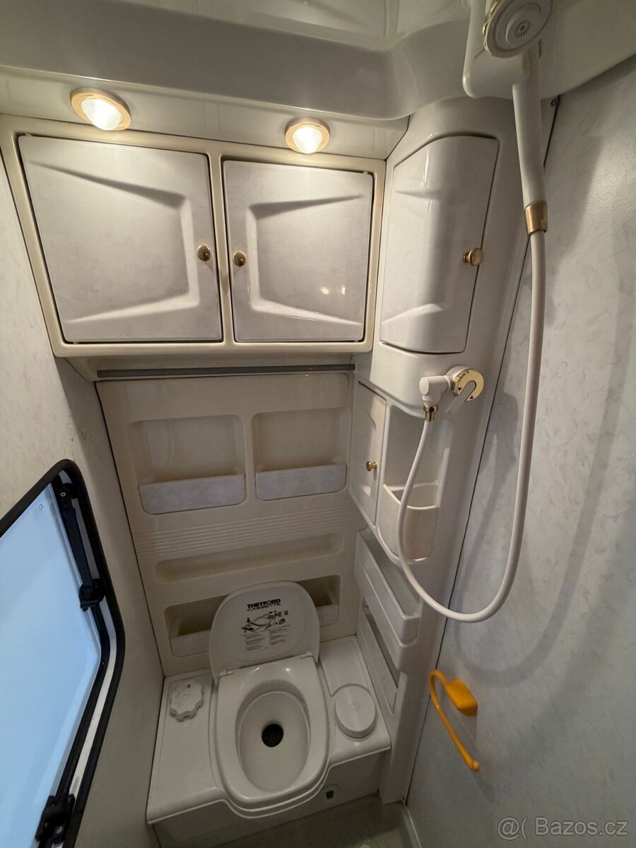 Karavan Hobby Exclusive - Mover, Předstan - 14