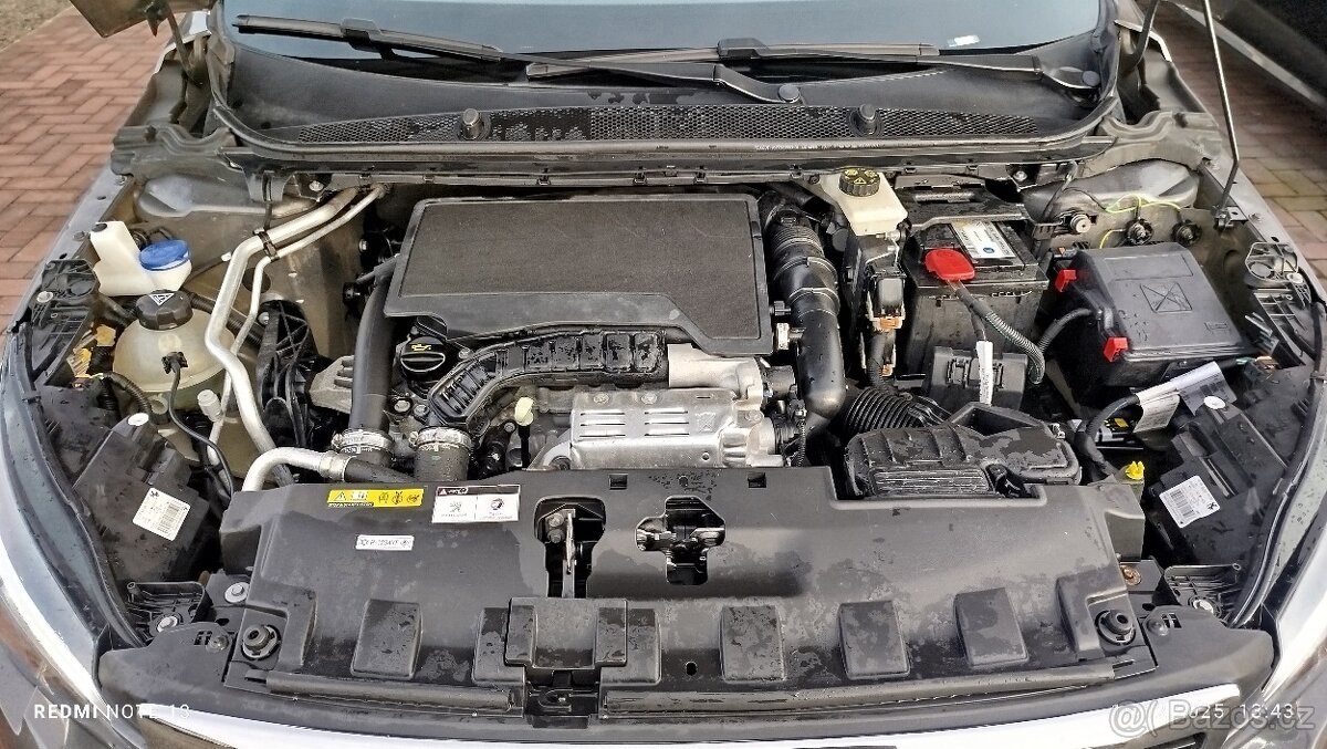 Peugeot 308 kombi 1.2 benzín, 2020 - 14