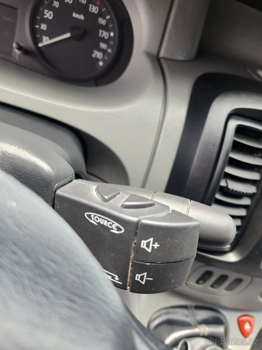 Renault Trafic 2.0 DCi 115 PS Long 2009 klima, 2x klíč - 14