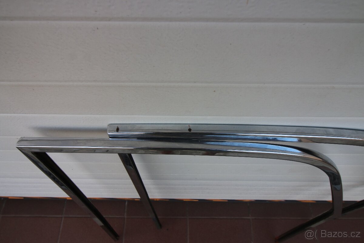 Tatra 603/1 - rámy oken předních dveří - 14