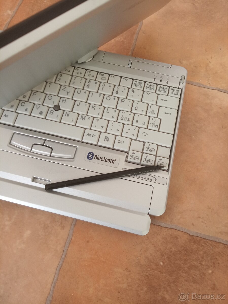 Prodám 2x dotykový mini PC tablet v jednom+led mini dataproj - 14