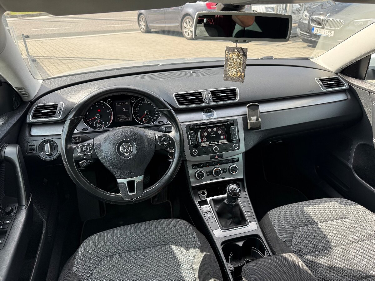 Volkswagen Passat 1,4 TSI 90kW ALU NAV 1.MAJITEL COMBI - 14