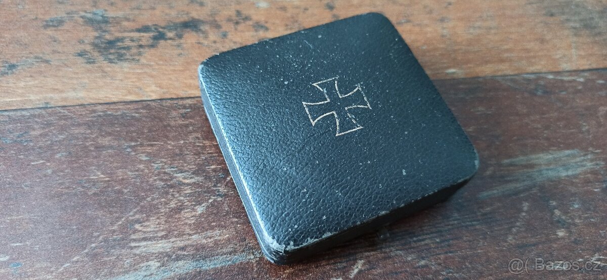 Záslužný kříž, železný kříž v etui. - 14