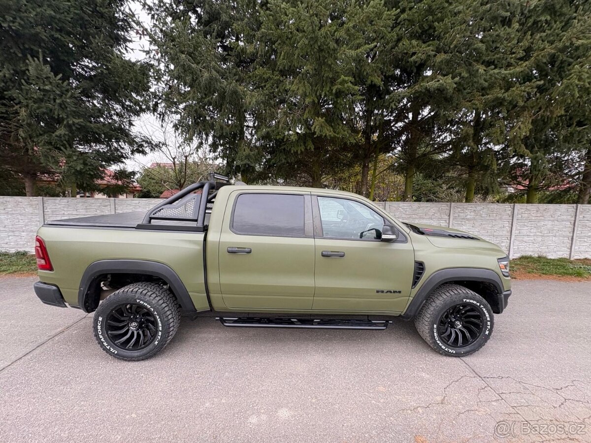 RAM 1500 5.7 hemi TRX body Kit - 14