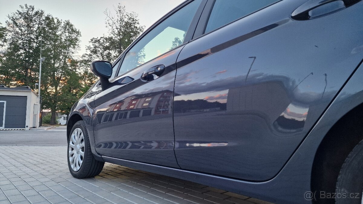 Ford Fiesta benzín r.v. 2014 - Vyjímečný stav - 14