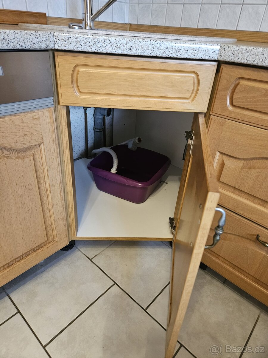 Kuchyňská linka se spotřebiči z Německa - 14