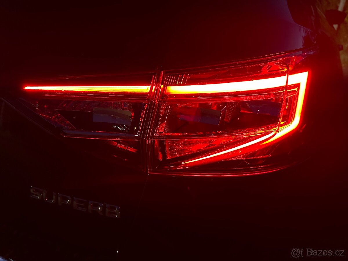 ŠKODA SUPERB 3 combi 2.0 tdi 140kw manuál webasto alcantara - 14