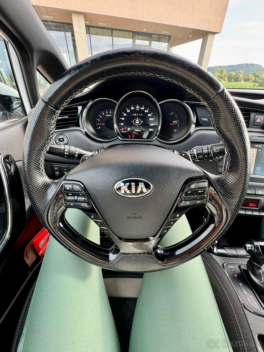 Kia Ceed 1,6 crdi 100 kw Gt line automat - 14