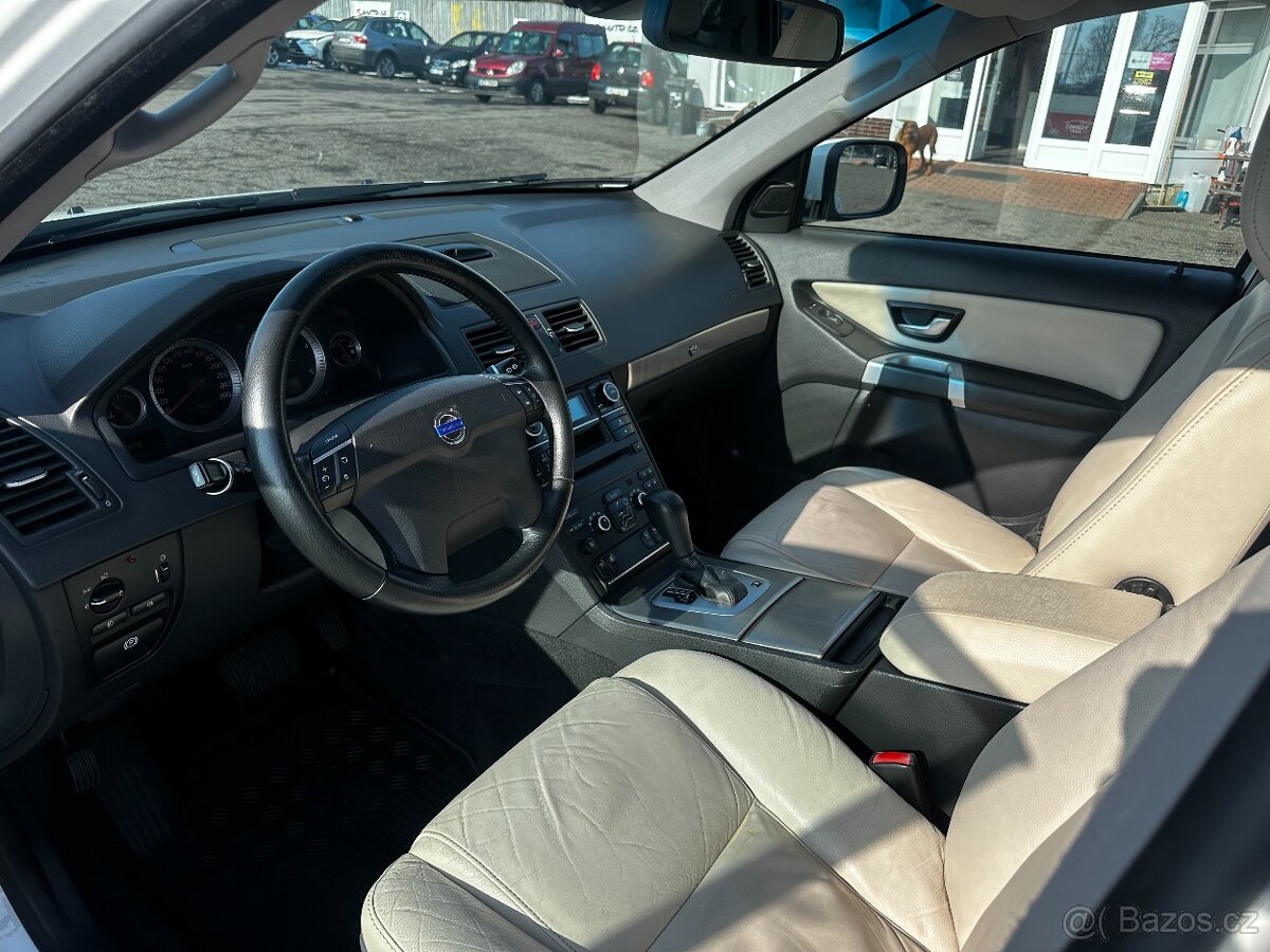 VOLVO XC90 2,4D5 - MOMENTUM - 7 MÍST - SERVIS - 14