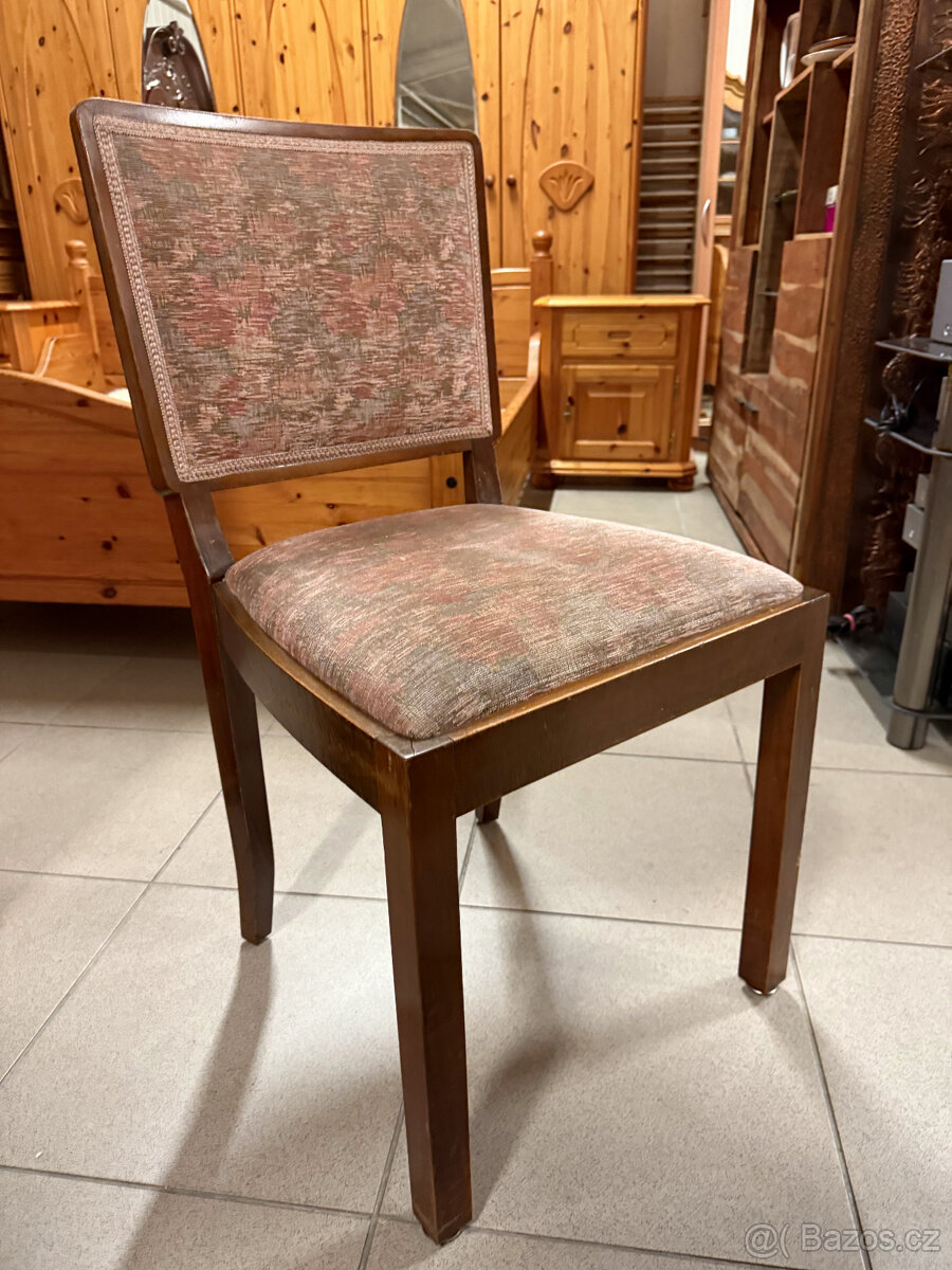 Rozkládací jídelní oválný stůl a čtyři židle - 14